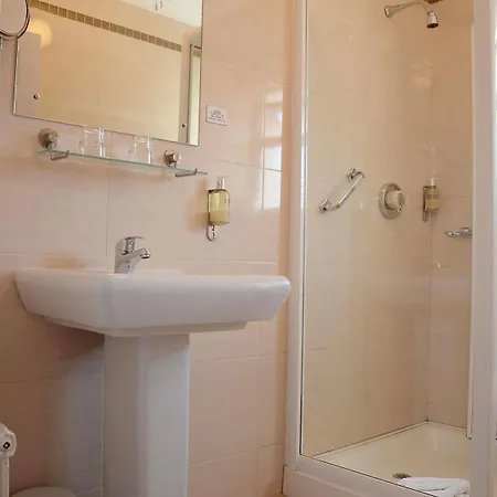 Ardree House Nocleg ze śniadaniem 4*