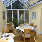 Ardree House Bed & Breakfast 4*