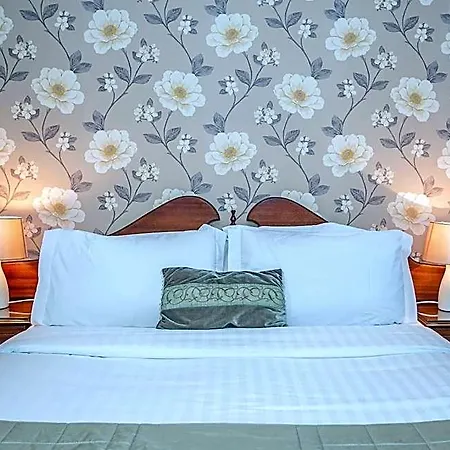 Ardree House Bed & Breakfast 4*