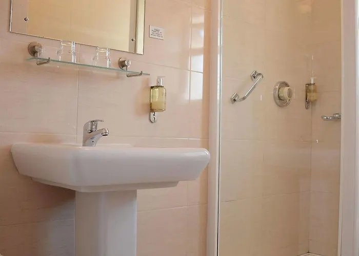 Ardree House Bed & Breakfast 4*